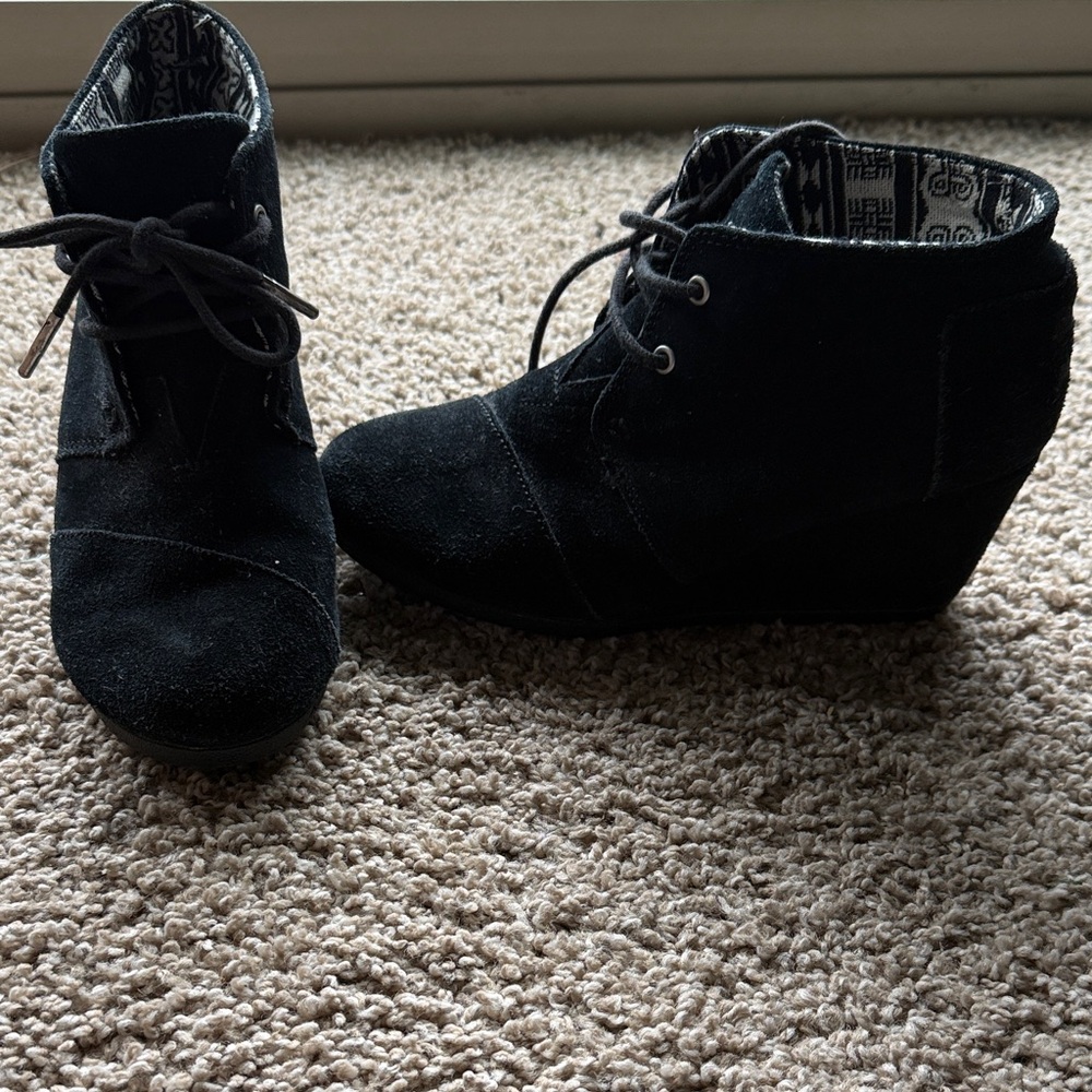 Toms Black Boots